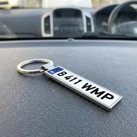 breloc personalizat cu poză și mesaj — cadou unic