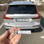 breloc personalizat cu poză și mesaj — cadou unic