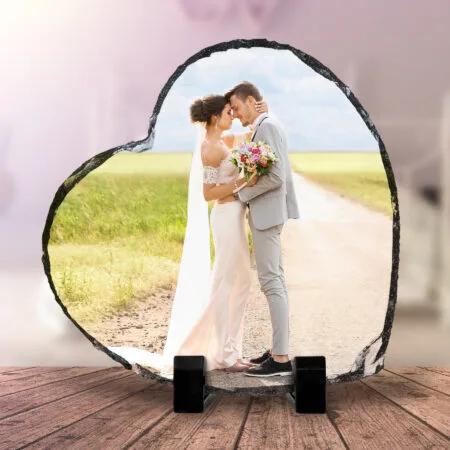 Piatră în formă de inimă cu poză