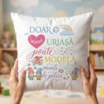 pernă decorativă "inimă uriașă" cadou educatoare / Învățătoare (mesaj emoționant & design pitici)
