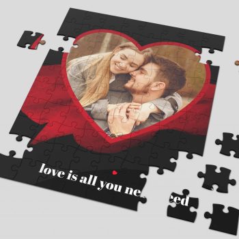 Puzzle personalizat Love is all you need