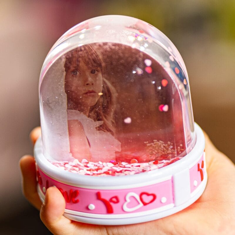 glob cu led și inimioare