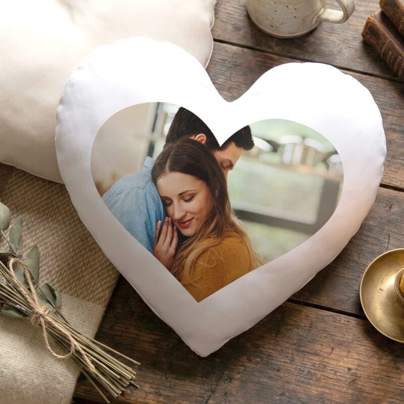 pernă în formă de inimă personalizată cu fotografia voastră