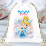 rucsac personalizat cu nume și personaj preferat pentru fete