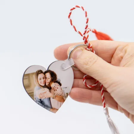 mărțișor personalizat cu poză în formă de inimă