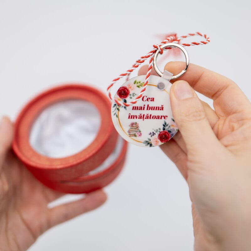 breloc cadou pentru invatatoare