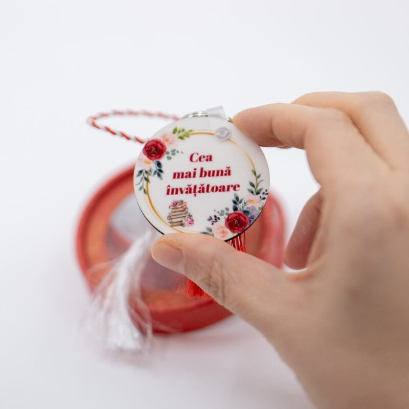 breloc cadou pentru invatatoare