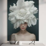 tablou canvas decorativ cu femeie asiatică și floare