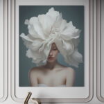 tablou canvas decorativ cu femeie și floare