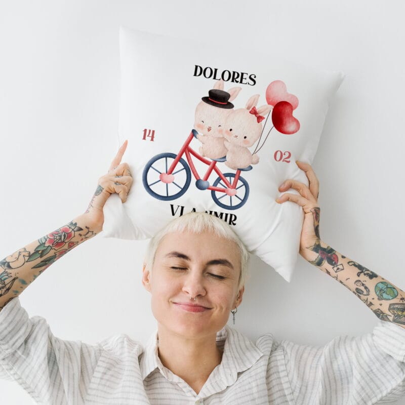 pernă personalizată iepurași iubitori