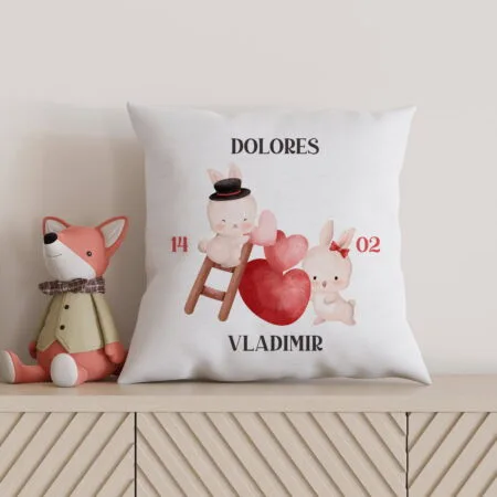 pernă personalizată iepurași iubitori