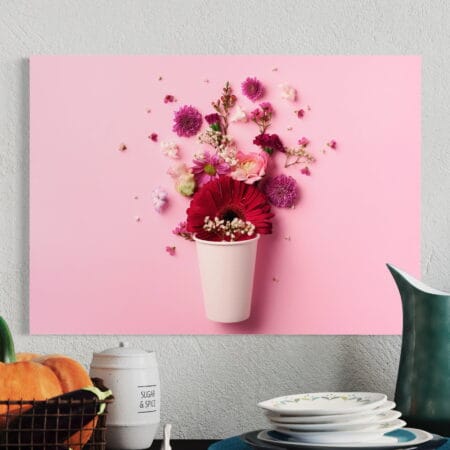 tablou canvas decorativ flori în pahar