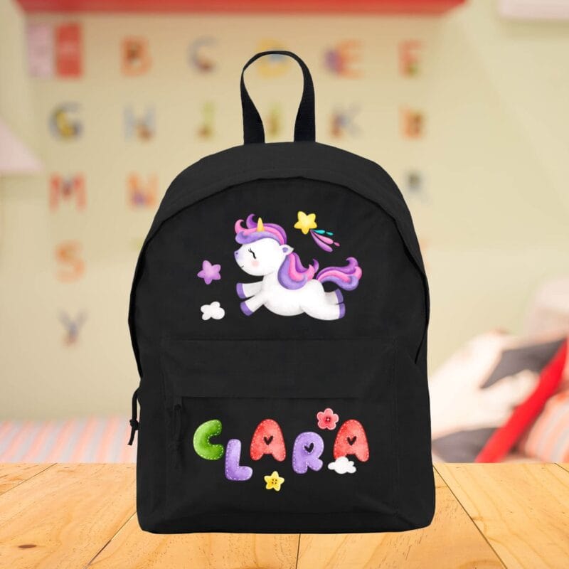 ghiozdan personalizat cu unicorn drăgălaș și numele fetiței - alb