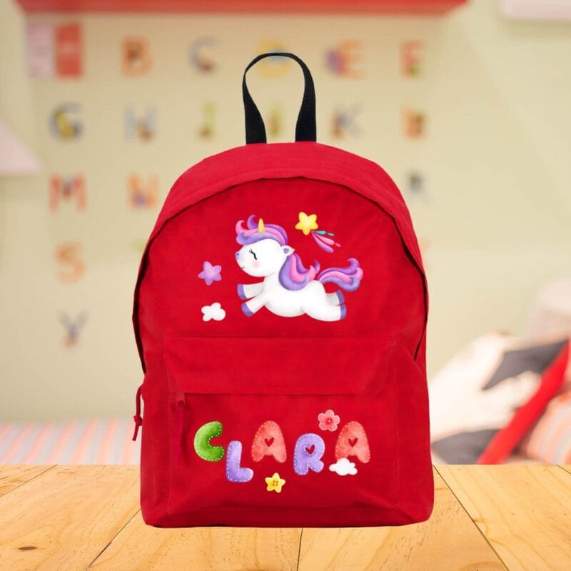 ghiozdan personalizat cu unicorn drăgălaș și numele fetiței