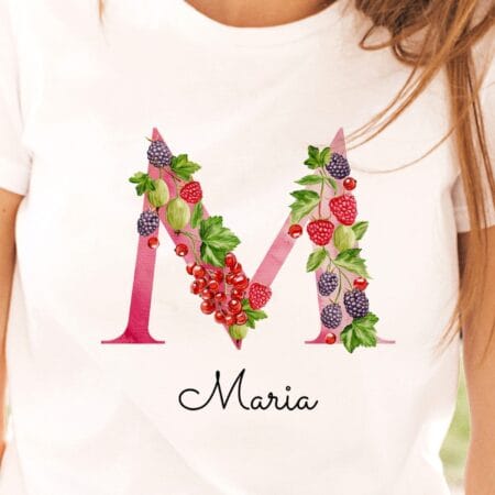 tricou personalizat cu nume și inițiala ta