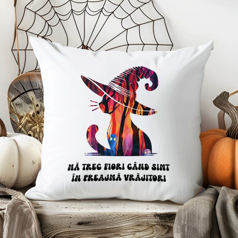pernă personalizată cu pisică și mesaj de halloween
