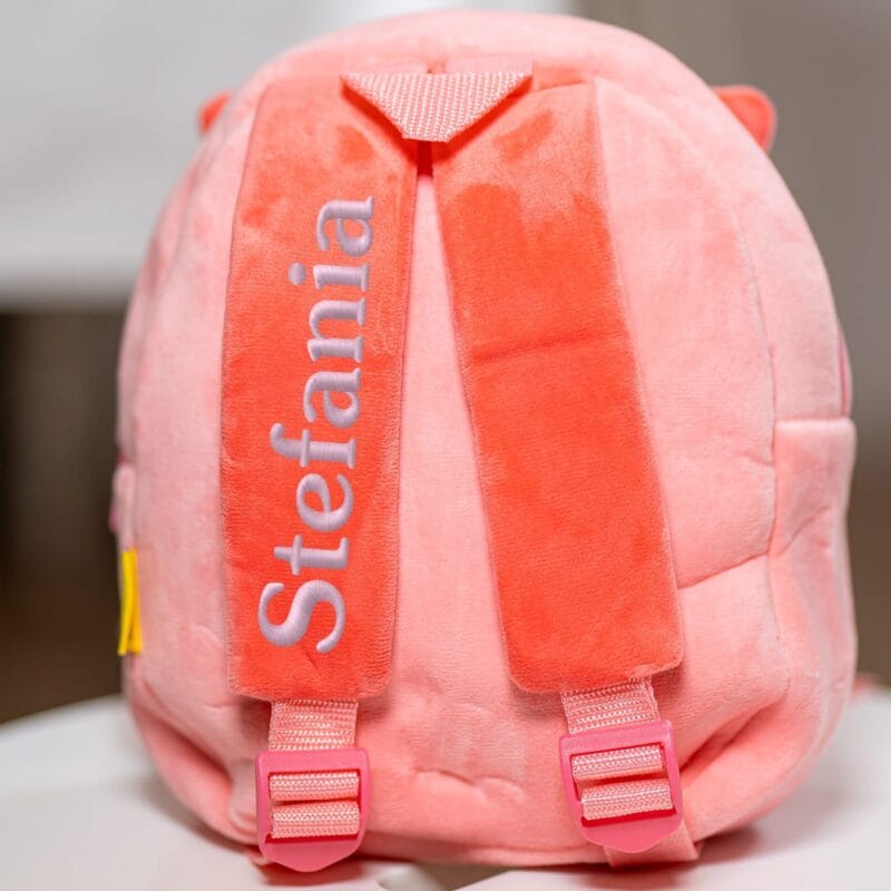 ghiozdănel pisicuță roz din pluș personalizat cu nume