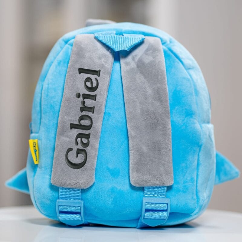 ghiozdănel rechin din pluș personalizat cu nume