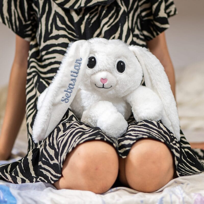 iepuraș din pluș cu urechile lungi personalizat cu nume