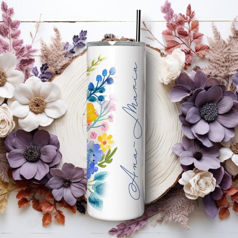 termos personalizat cu nume și flori în acuarelă