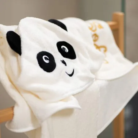 ursulețul panda: prosopel cu glugă personalizat cu nume