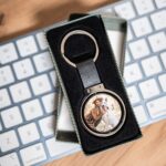 breloc elegant personalizat cu pandativ și 2 poze