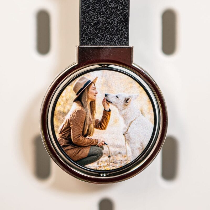 breloc elegant personalizat cu pandativ și 2 poze