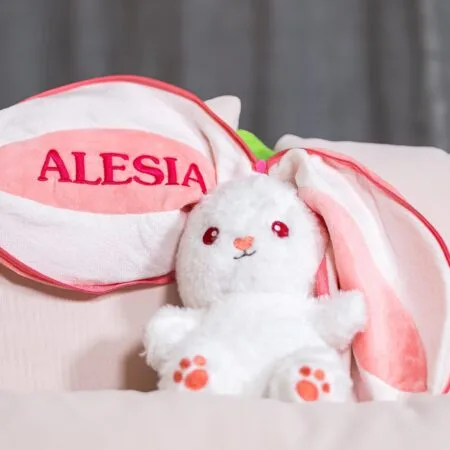 iepuraș în căpșună de pluș personalizat cu nume