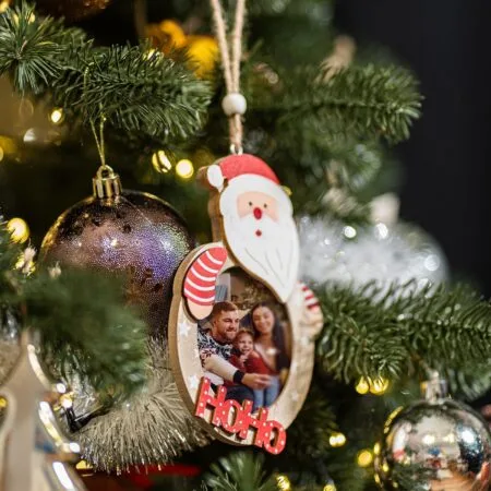 ornament din lemn moș crăciun personalizat cu o poză