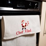 prosop de bucătărie personalizat cu numele chefului și moș crăciun