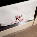 prosop de bucătărie personalizat cu numele chefului și moș crăciun