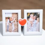 ramă foto cu inimă și 2 poze