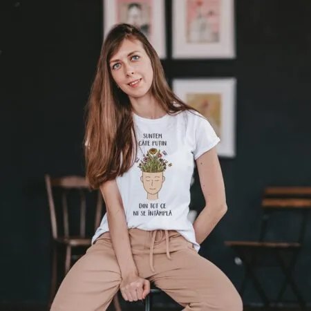 tricou personalizat suntem câte puțin