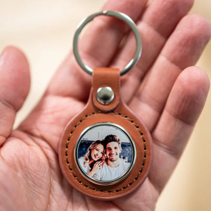 breloc rotund din piele personalizat cu poză