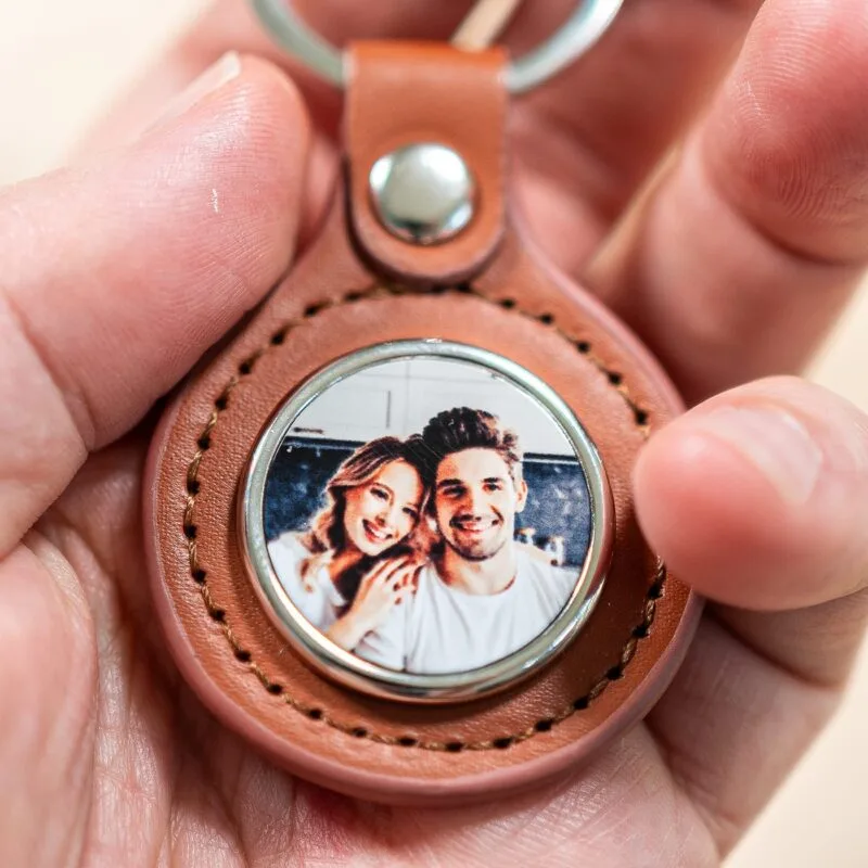 breloc rotund din piele personalizat cu poză