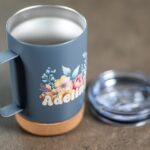 cană termos personalizată cu nume și decor floral