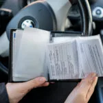 portofel acte mașină personalizat cu marcă și număr