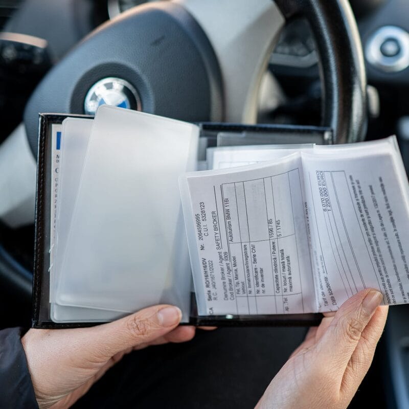 portofel acte mașină personalizat cu marcă și număr