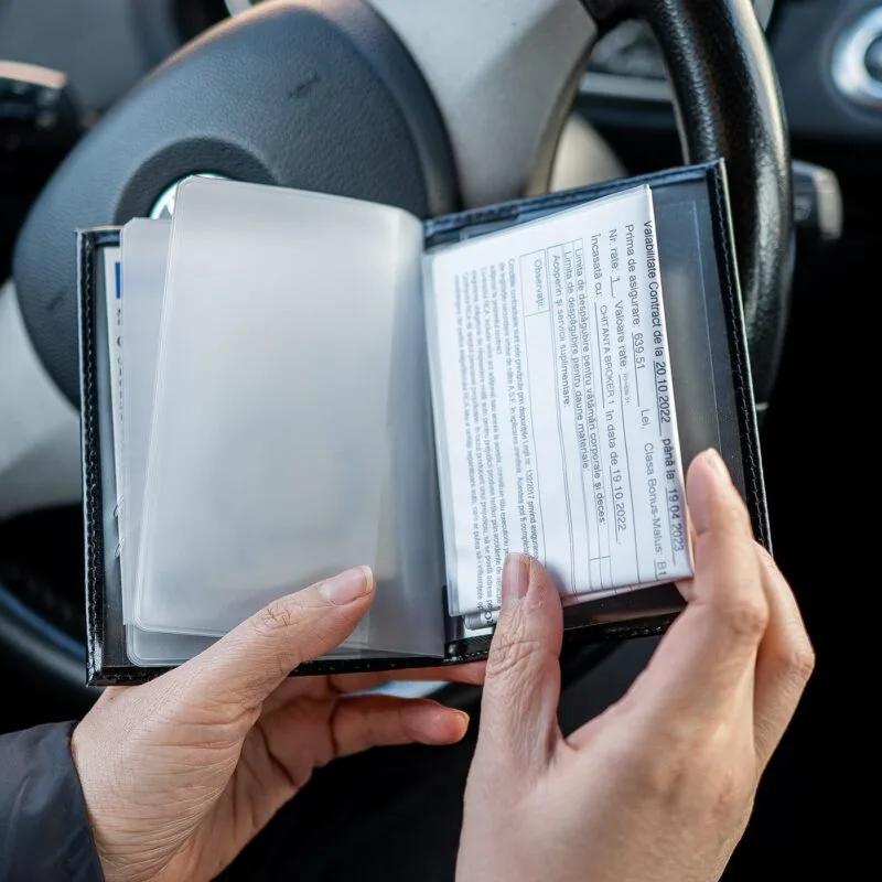 portofel acte mașină personalizat cu marcă și număr
