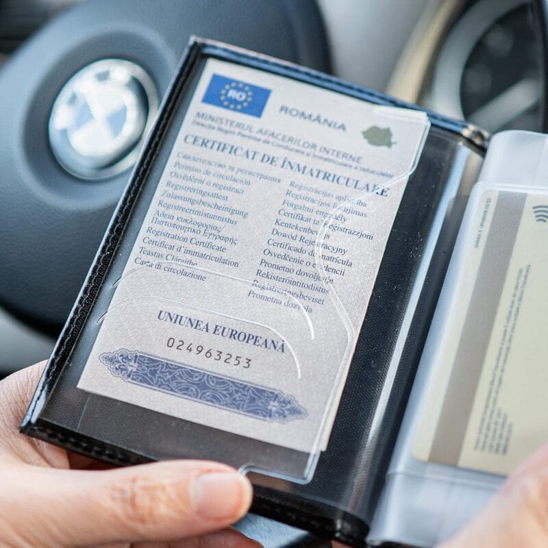 portofel acte mașină personalizat cu marcă și număr