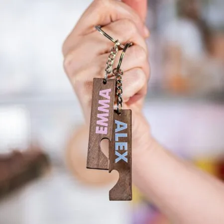 set brelocuri din lemn cu inimă personalizate cu nume