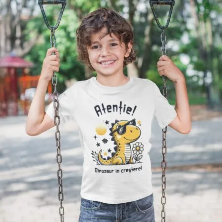 tricou personalizat pentru copii dinozaur în creștere