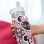 sticlă cu pai și capac colorat personalizată cu nume și minnie