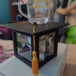 tocă personalizată cu poze și cană cadou pentru absolvire