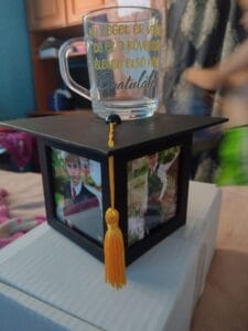 tocă personalizată cu poze și cană cadou pentru absolvire