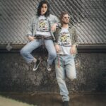 tricou personalizat prieten cu cafeaua și sarcasmul