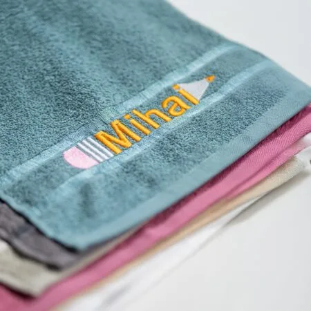 prosop personalizat cu nume în creion