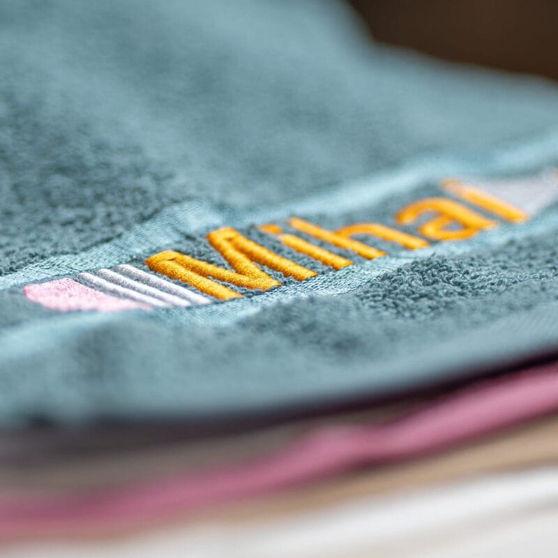 prosop personalizat cu nume în creion