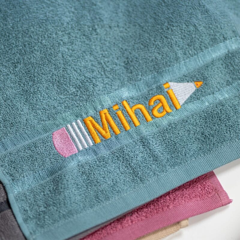 prosop personalizat cu nume în creion