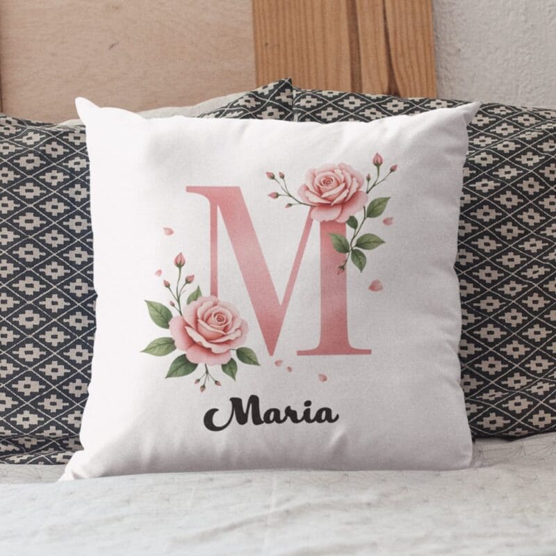 pernă personalizată cu inițială și nume